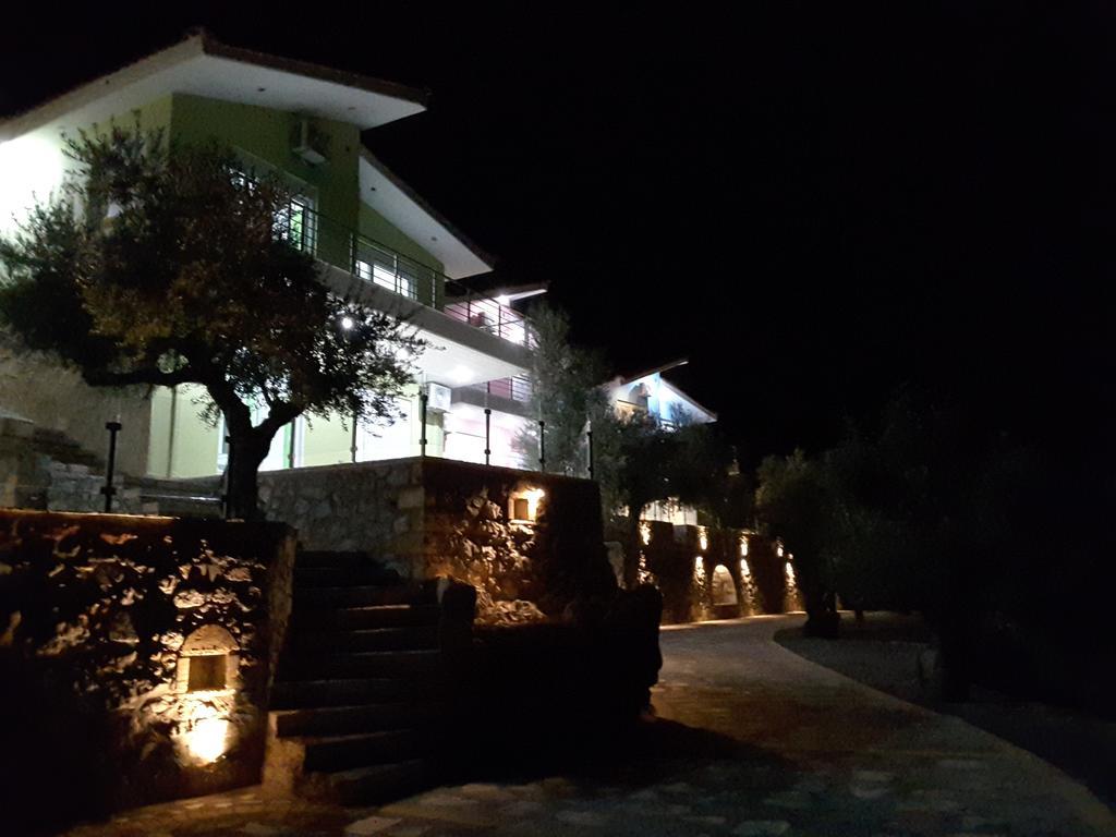Shiraz Villas Каламата Екстериор снимка