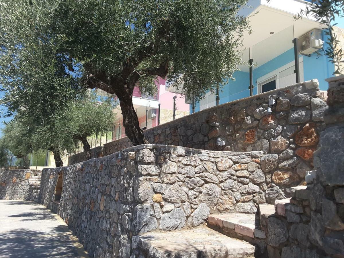 Shiraz Villas Каламата Екстериор снимка